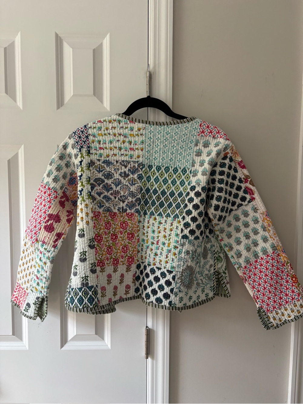 Quilted patchwork reversible cropped jacket - Picture 3 of 8